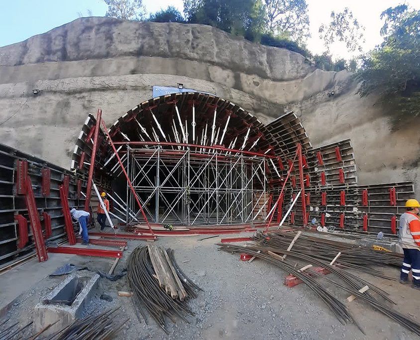 Ejecución de los túneles de Sinifaná y Mulatos (Colombia)